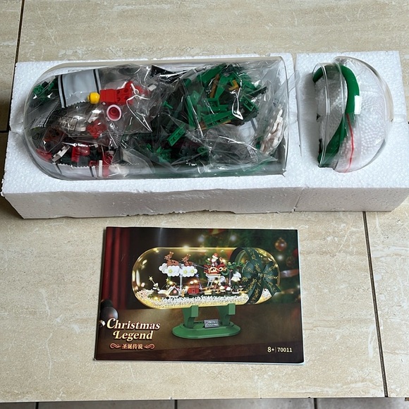 NIB Christmas Legend Building Blocks Kit, Santa Sleigh Collectible Display - Picture 8 of 12